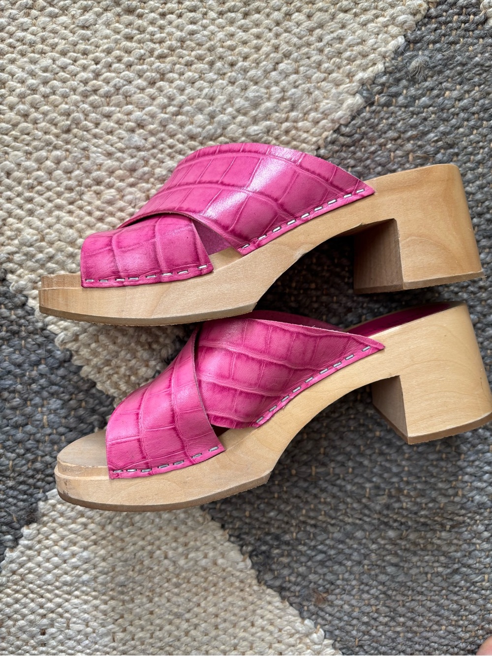 Swedish Hasbeens Hot Pink Crisscross Leather Slide Clogs - Picture 4 of 6